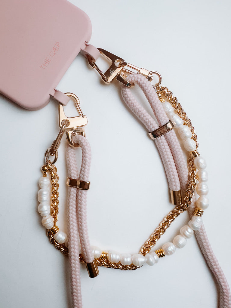 Pearl Minimal Wristlet