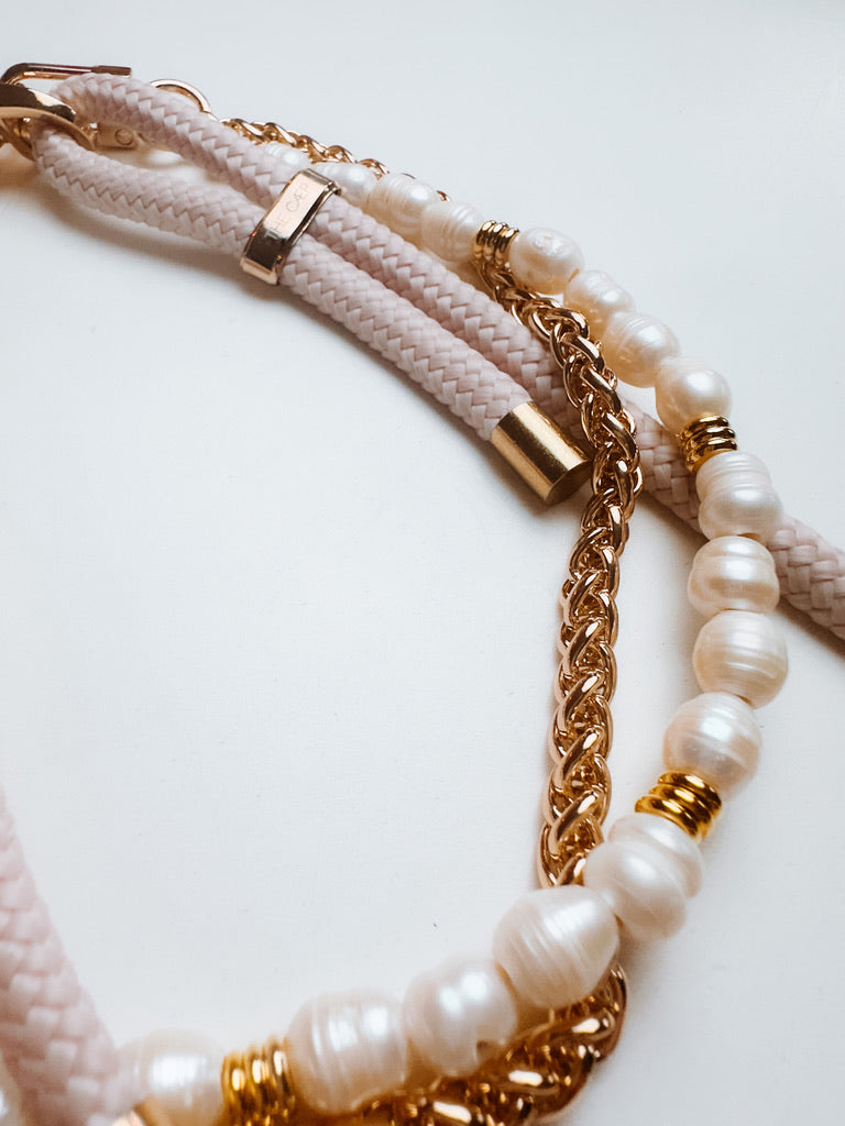 Pearl Minimal Wristlet