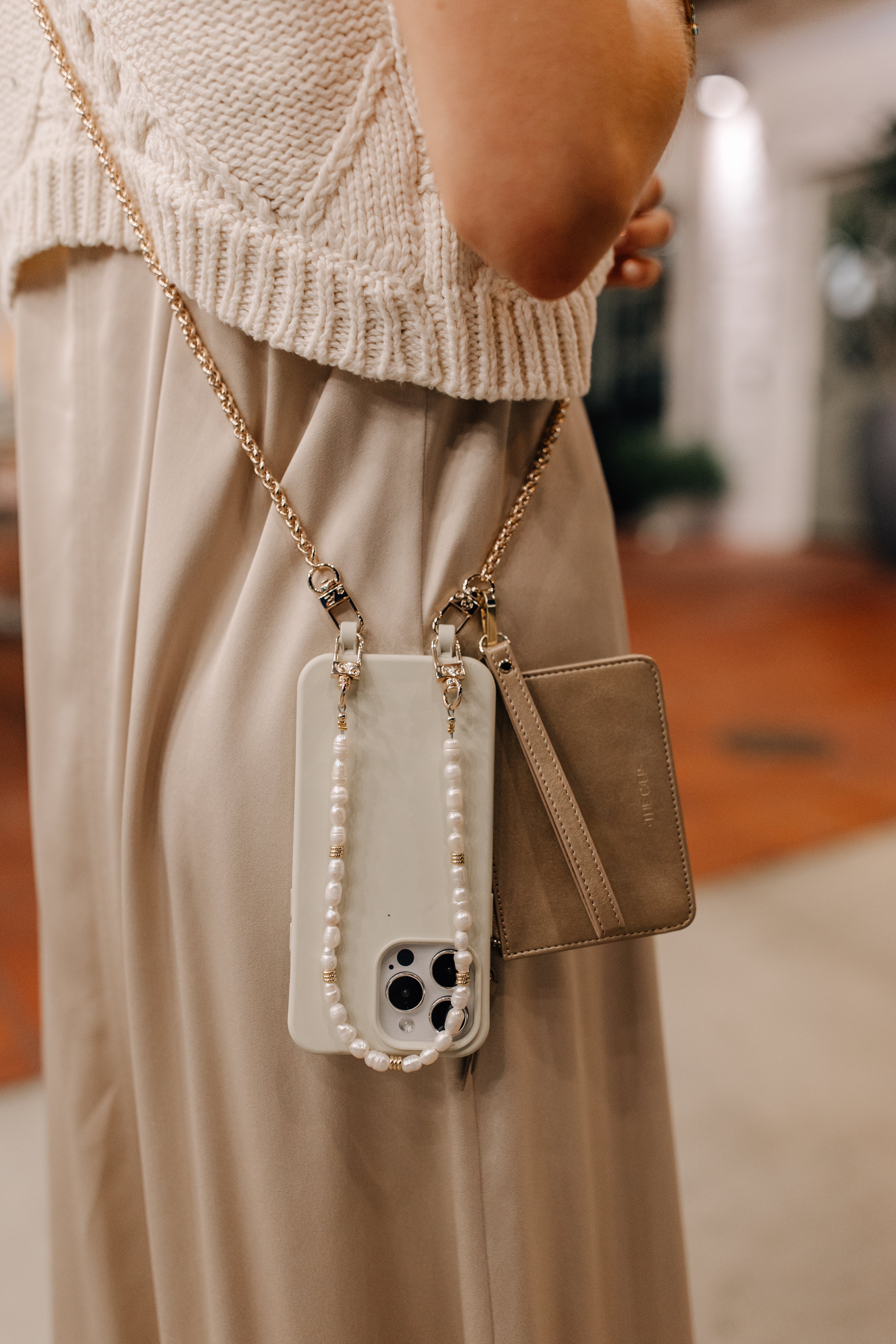 Goldi Round Phone Chain