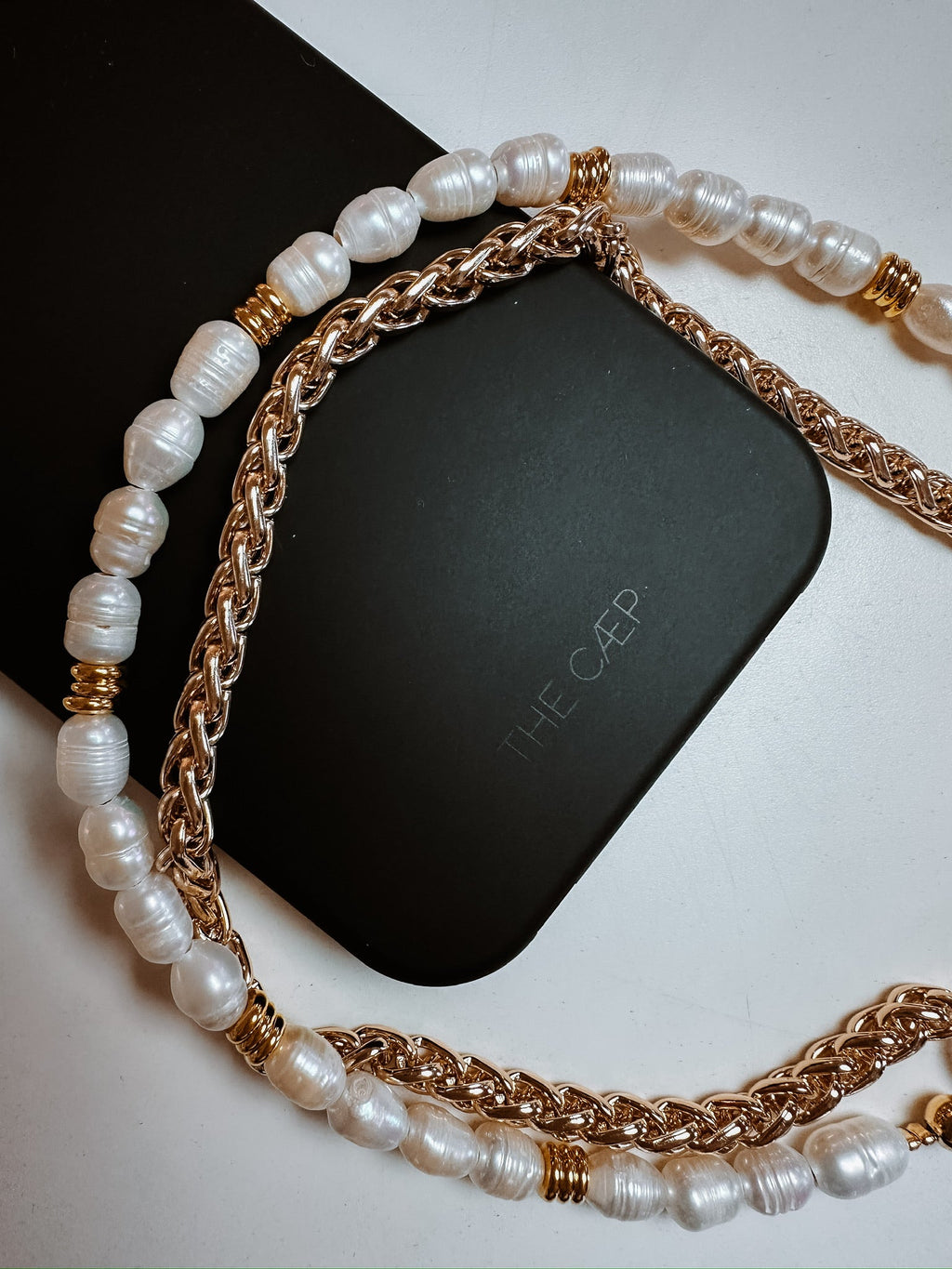 Pearl Minimal Wristlet