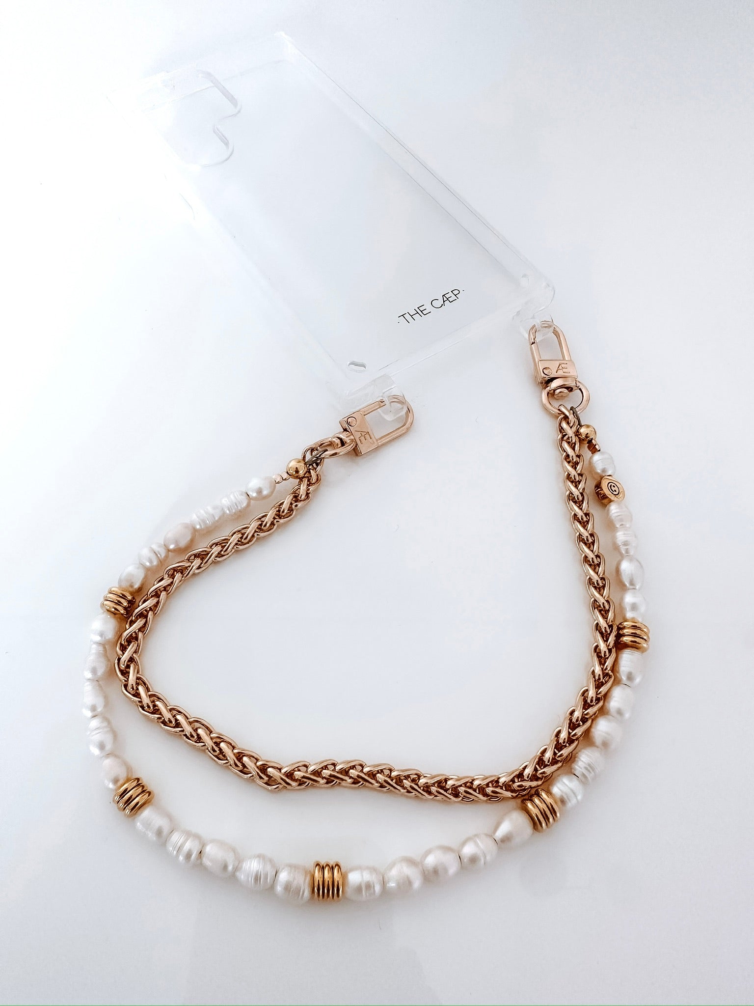 Pearl Minimal Wristlet