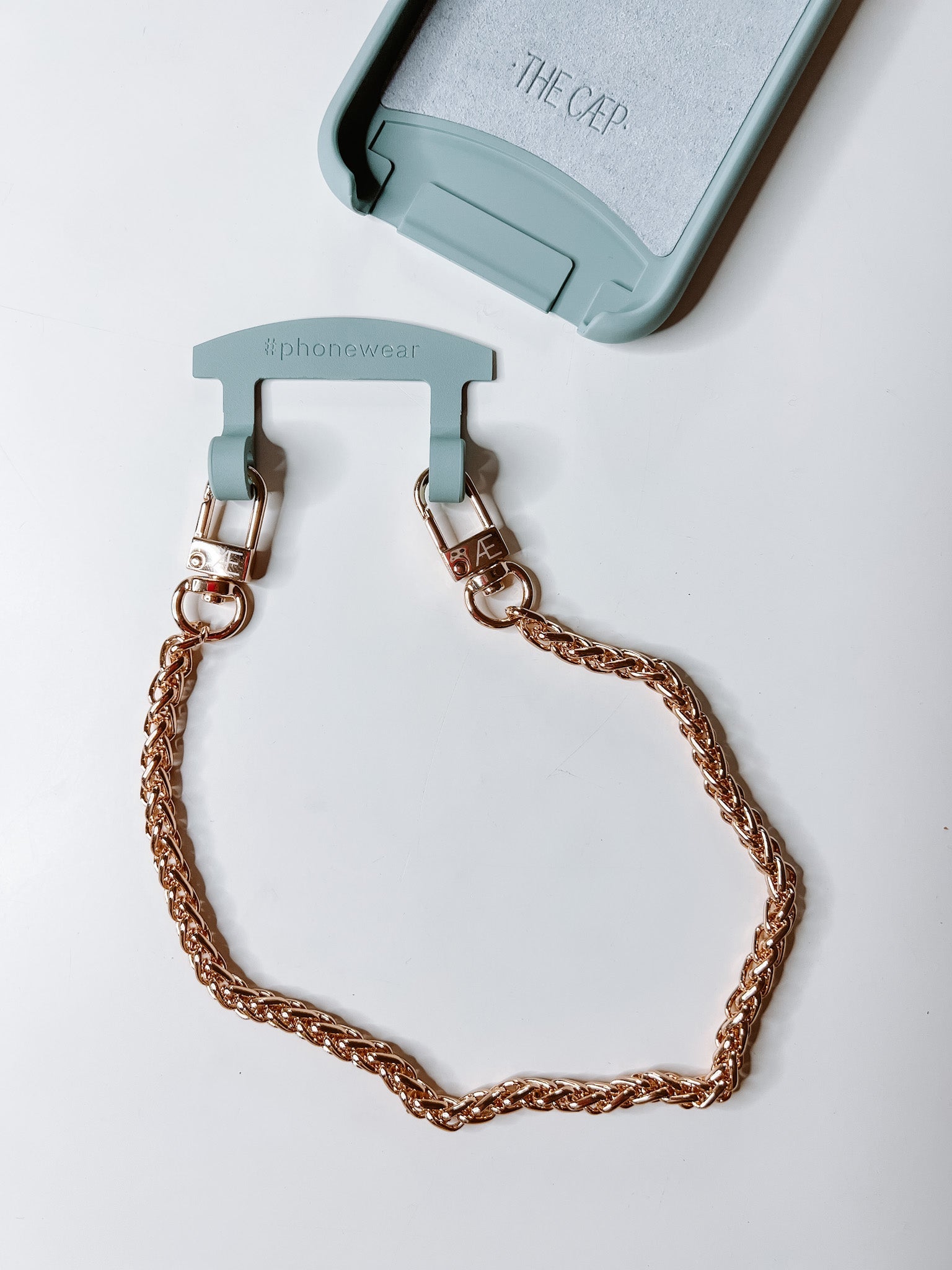 Goldi Round Phone Chain